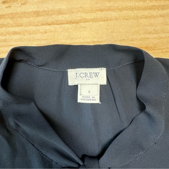 J. Crew Women’s Navy Blue Tie Sleeveless Shirt, Size Small - Picture 6 of 7